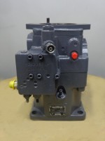 Überprüfung und Reparatur von Pumpen für Mecalac-Mobilbagger