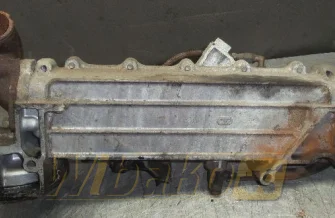 z obudową i podstawami filtrów oleju Mitsubishi ME090669 
