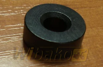 Abstandhalter Deutz 02113047