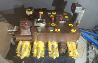 Hydraulik Verteiler Caterpillar 231LC 