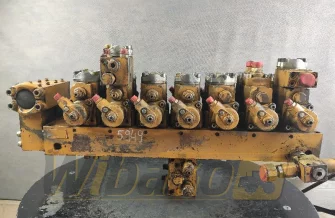 Hydraulik Verteiler Furukawa W630E 668C076988/VT77591