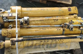 ein Satz von Hydraulikzylindern Caterpillar M315 
