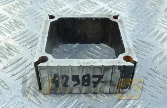 Dystans kolana kolektora ssącego Cummins B4.5 5266557/3922484