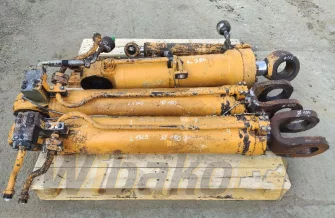 ein Satz von Hydraulikzylindern Liebherr L580 