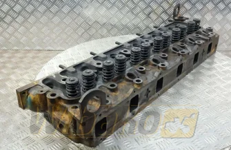 Motor Zylinderkopf International Harvester TD15 688833C2