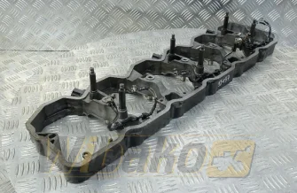 Obudowa pokrywy zaworowej für Motor Cummins QSB6.7 4938658
