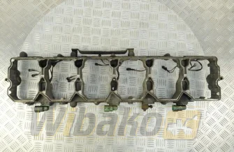 Obudowa pokrywy zaworowej Cummins 4939387