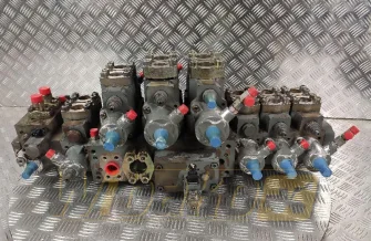 Hydraulik Verteiler Liebherr R914 