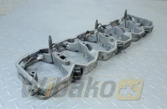 Obudowa pokrywy zaworowej für Motor Cummins QSB6.7 4938658