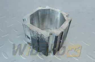 Adapter für Ansaugkrümmer H=70 mm Deutz 04516811