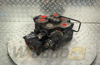 Hydraulik Verteiler Komatsu CMT01582 M/2