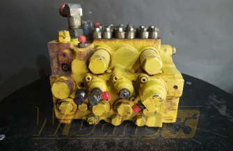 Hydraulik Verteiler Komatsu PC210-6K D63S2Y039