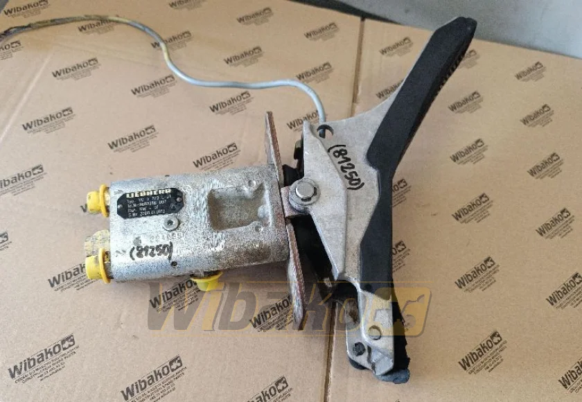 Pedal Liebherr VG-7 2/3 L07 9883988-002 – gebraucht