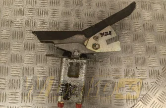 Pedal Liebherr VG7 - 2/3 R07 9079258-101 – gebraucht (2)