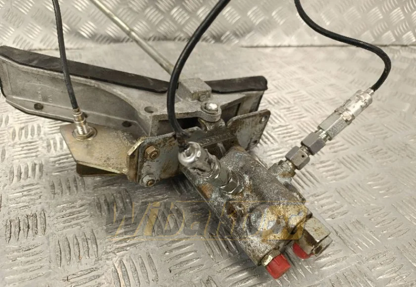 Pedal Liebherr VG7 - 2/3 R07 9079258-101 – gebraucht