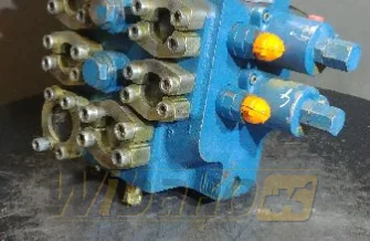 Hydraulik Verteiler Liebherr R9002491052 5717290