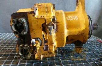 Drehmotor Komatsu 706-77-10103