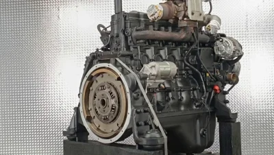 Reparatur des Cummins QSB6.7 Motors in einem SANY SY265C Bagger