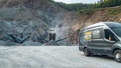 Service von John Deere Maschinen, Reparatur von Siebmaschinen, Brechern, Ladern und Mähdreschern