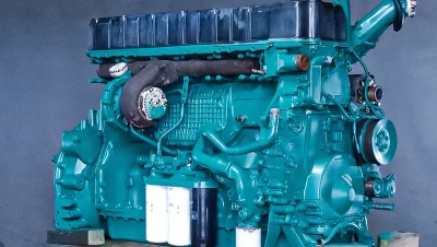 Reparatur des Volvo D12C Motors