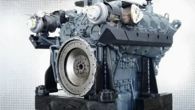 Reparatur des Liebherr D9508 A7 Motors in der Raupenbagger R 976