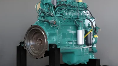 Umfassender Service für den Deutz TCD2013 Motor in der Sennebogen 830M E-Series Bagger