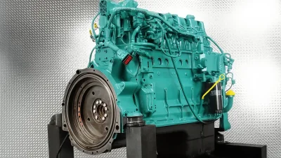 Reparatur des Deutz TCD2013 L06 Motors in der Asphaltverteilmaschine Dynapac F141C
