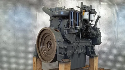 Reparatur des Liebherr D924 Motors im LTM 1055-3.1 Kran: ein umfassender Serviceprozess