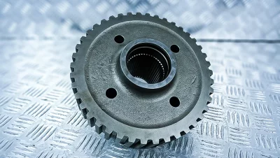 Wie man das Fahrwerk einer Baumaschine pflegt, um teure Ausfälle zu vermeiden?