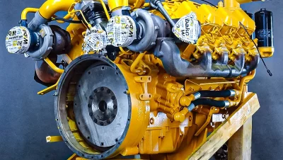 Reparatur des Liebherr D9408 Motors