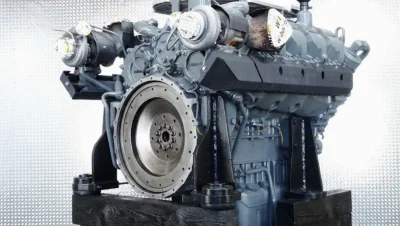 Reparatur des Liebherr D9508 A7 Motors im LR 1300 Kran