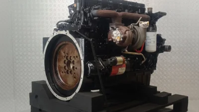 Reparatur des Cummins QSB6.7 Motors in der Terex TL310 Radlader