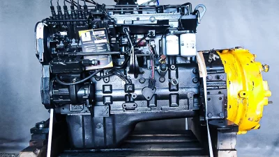 Reparatur des Cummins 6CT8.3 Motors