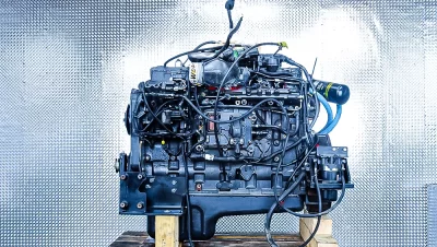 Reparatur des Cummins QSL 8.9 Motors