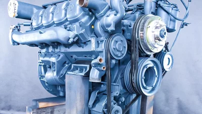 Reparatur des Mercedes OM 422 Motors