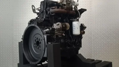 Reparatur des Cummins QSB4.5 Motors in der Kettenbagger Dressta TD-10R