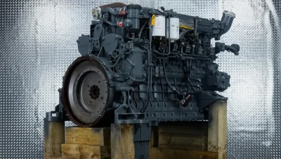 Reparatur des Liebherr D936 A7 Motors in einem Liebherr R 946 Bagger