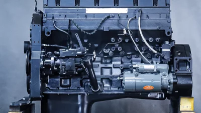 Reparatur des Cummins M11 Motors