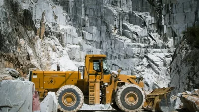 Lader - unverzichtbar auf der Baustelle